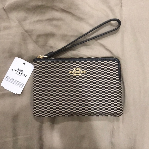 Coach Handbags - Coach Wristlet